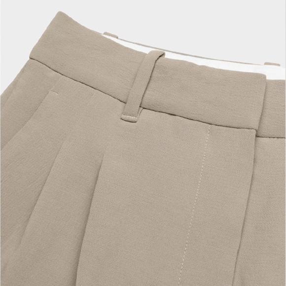 ARITZIA The Effortless Pant™ - Crepette™. SIZE 4 SHORT nomad taupe - Picture 4 of 4